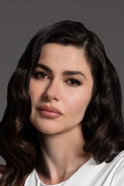 Nesrin Cavadzade